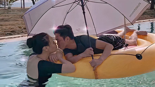 Ngọt ngào kì nghỉ của Cường Đôla và Đàm Thu Trang