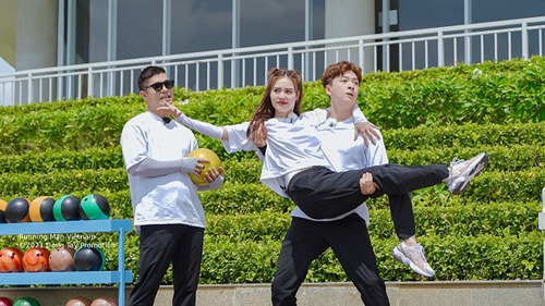 Những khoảnh khắc yêu thương như một gia đình của dàn cast Running Man