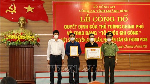 Trao bằng 'Tổ quốc ghi công' cho gia đình chiến sỹ công an hy sinh