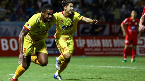 Video bàn thắng Thanh Hóa 1-1 Nam Định: Căng thẳng đến phút cuối