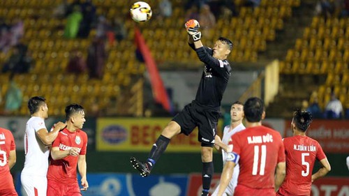 Bị loại bởi B.Bình Dương, HLV S.Khánh Hòa kêu quân mình không phải máy để đá 3 trận trong 8 ngày