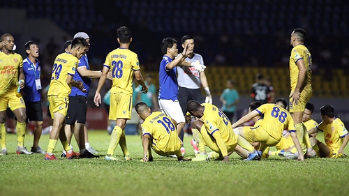 Nam Định và những lần V-League lao đao vì đội bóng bỏ giải