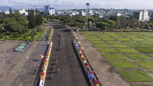 Nguyễn Thành Tâm lập cú đúp nhất chặng