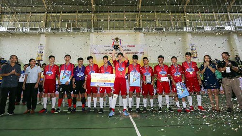 Trường Năng khiếu TDTT TP.HCM thắng thế tại giải futsal THPT TP.HCM 2017