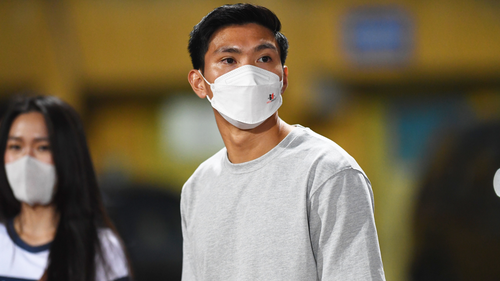 HLV Chun Jae-ho tiết lộ lý do cất Văn Hậu trên khán đài