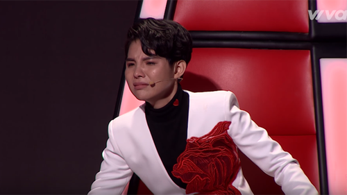 VIDEO: Vũ Cát Tường khóc nấc trên ‘ghế nóng’ Bán kết Giọng hát Việt nhí 2017
