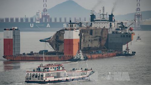 Giả mạo thời gian xảy ra vụ chìm phà Sewol, phụ tá của cựu Tổng thống Park Geun-hye bị truy tố