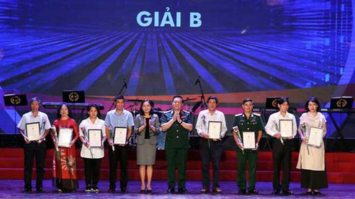 Trao giải văn học nghệ thuật, báo chí của Bộ Quốc phòng giai đoạn 2014-2019 tại khu vực phía Nam