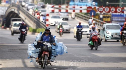 Ngày 16/5, nắng nóng bao trùm các khu vực