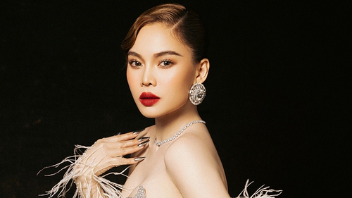 Quán quân X-factor Giang Hồng Ngọc tái xuất gợi cảm, hé lộ album 'Có những niềm riêng'