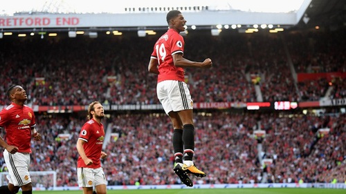 Manchester United 2-0 Leicester City: Rashford và Fellaini ghi bàn, M.U tiếp tục bay cao