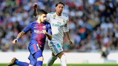 Ramos nói về pha chơi xấu với Suarez: 'Tôi đâu có cố tình đánh cậu ta'