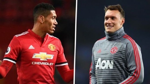 Mourinho quyết thay máu hàng thủ, bán cả Phil Jones lẫn Chris Smalling