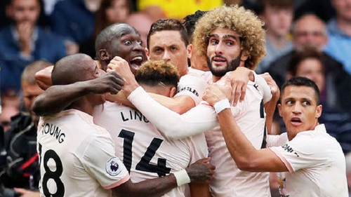 Thày trò Mourinho gặp rắc rối bất ngờ trên đường trở về sau chiến thắng