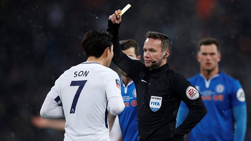 VAR gây náo loạn về tỉ số. HLV Pochettino nổi giận. CĐV Spurs phát điên!