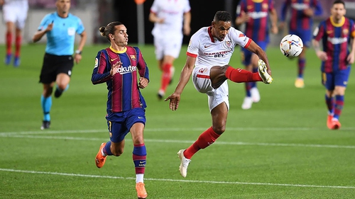 Antoine Griezmann: Thích nghi hoặc tìm đường rời Barcelona