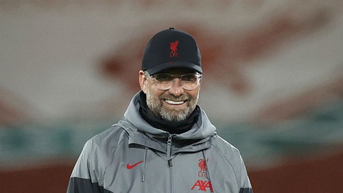 Klopp khẩu chiến với huyền thoại MU vì bị tố dùng tâm lý chiến như Sir Alex