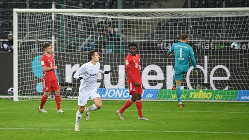 Gladbach 3-2 Bayern Munich: 'Hùm xám' thua ngược dù dẫn trước 2-0