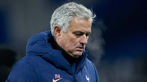 NÓNG: Tottenham sa thải Mourinho trước thềm Chung kết Cúp Liên đoàn Anh