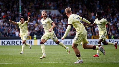 Burnley 0-1 Arsenal: Odegaard sắm vai người hùng, Arsenal thắng 2 trận liên tiếp