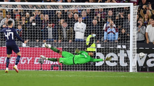 Foden đá hỏng luân lưu, Man City bị loại khỏi Cúp Liên đoàn Anh