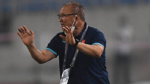 Báo Hàn ấn tượng khi HLV Park 'hét ra lửa' để bảo vệ học trò