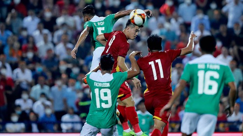 CĐV Indonesia chê đội nhà lãng phí tiền khi tập huấn tại Hàn Quốc