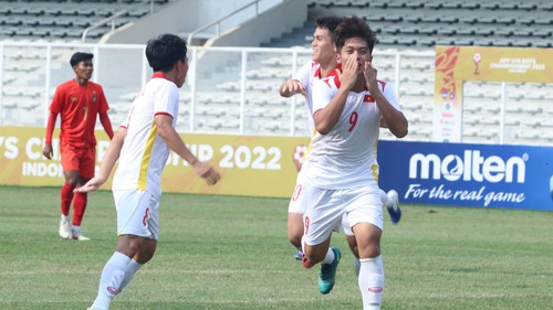 Thắng U19 Myanmar thuyết phục, U19 Việt Nam gây sức ép cho Thái Lan và Indonesia