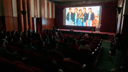 Chính thức phát hành MV ‘Những ngày tháng tuyệt vời’ của ban nhạc Bức Tường
