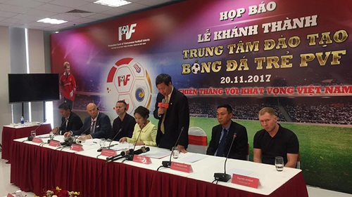 Giggs và Scholes: 'Chúng tôi sẽ giúp Việt Nam dự World Cup 2030'