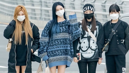 Đo phong độ thời trang sân bay của các idol K-pop: Aespa, ITZY, IZ*ONE
