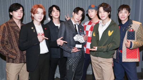 BTS kết thúc năm 2021 bằng giải Thu âm Nhật Bản