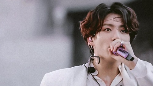 'Út vàng' Jungkook lập thành tích khủng, vượt mặt cả nhóm BTS