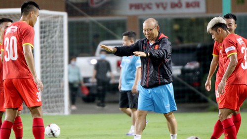 Bóng đá Việt Nam hôm nay: Tuyển Việt Nam trở lại tập luyện