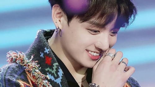 Jungkook BTS phản hồi ra sao khi một fan nam ngỏ ý hẹn hò?