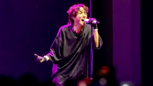 J-Hope BTS diễn tại Lollapalooza, khán giả địa phương quyết định thay đổi gu nhạc