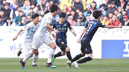 Incheon United 0-1 Pohang: Công Phượng chơi tốt nhưng Incheon United vẫn thất bại (FT)