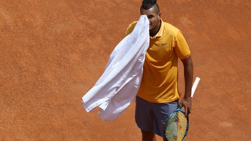 Nick Kyrgios đập vợt, xô ghế, chửi trọng tài ở Rome Masters