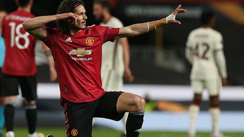 MU 6-2 Roma: Cavani đá như 'lên đồng', fan MU khẩn thiết kêu gọi giữ chân bằng được