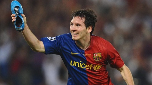 Các huyền thoại bóng đá lừng lẫy 'ngả mũ' trước Messi