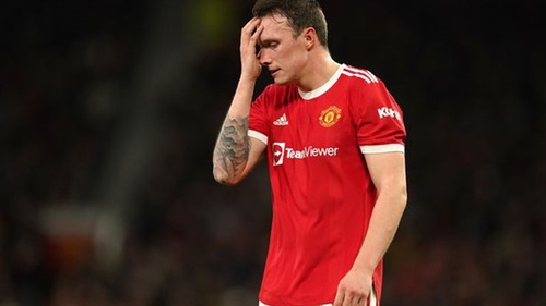 Chuyển nhượng 16/1: MU bán Phil Jones. Man City chọn mua sao Real Madrid