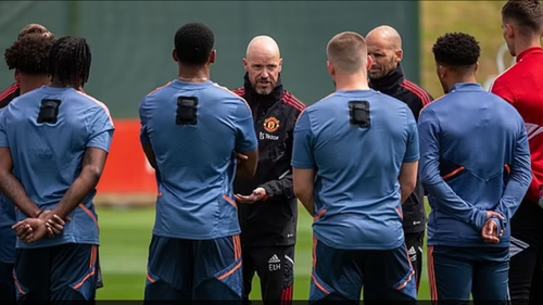 Erik Ten Hag áp đặt ‘bộ luật 5 điều’ với cầu thủ MU