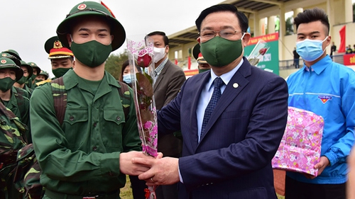 Hà Nội: Gần 4.000 thanh niên lên đường nhập ngũ