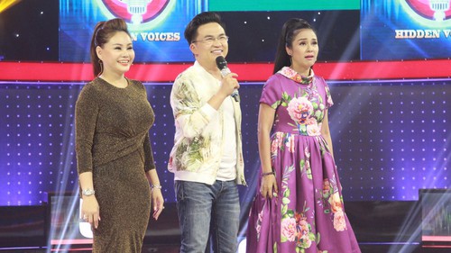 Xem 'Giọng ải giọng ai' tập 6: Trấn Thành xúc động sụt sùi khi nghe Hồng Ngọc hát trên sân khấu