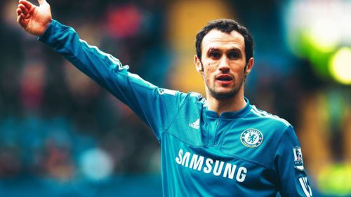 Chơi bóng ở Trung Quốc, cựu trung vệ Chelsea và Real vẫn bị kết tội trốn thuế