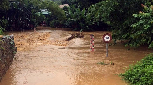 Thời tiết ngày 26/07: Bắc Bộ và Thủ đô Hà Nội có mưa rào và dông