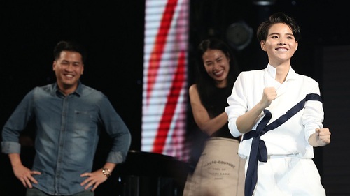 Vũ Cát Tường trình làng ca khúc mới tại Birthday Concert