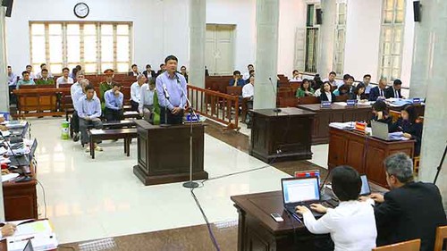 Vụ góp 800 tỷ đồng vào OceanBank: Đinh La Thăng nói không, nhân viên bảo có