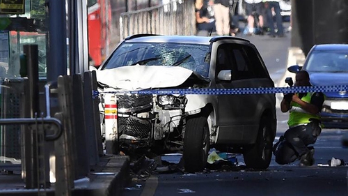 VIDEO: Thời khắc kinh hoàng vụ lao xe vào người đi bộ ở Australia