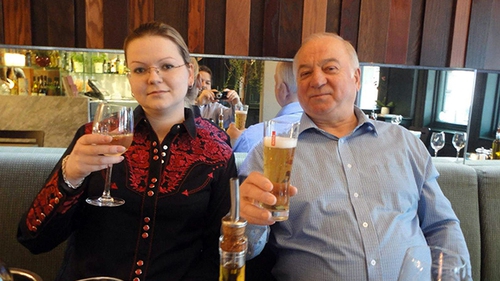 Vì sao Anh muốn đưa hai cha con cựu điệp viên Nga bị đầu độc tới Mỹ?